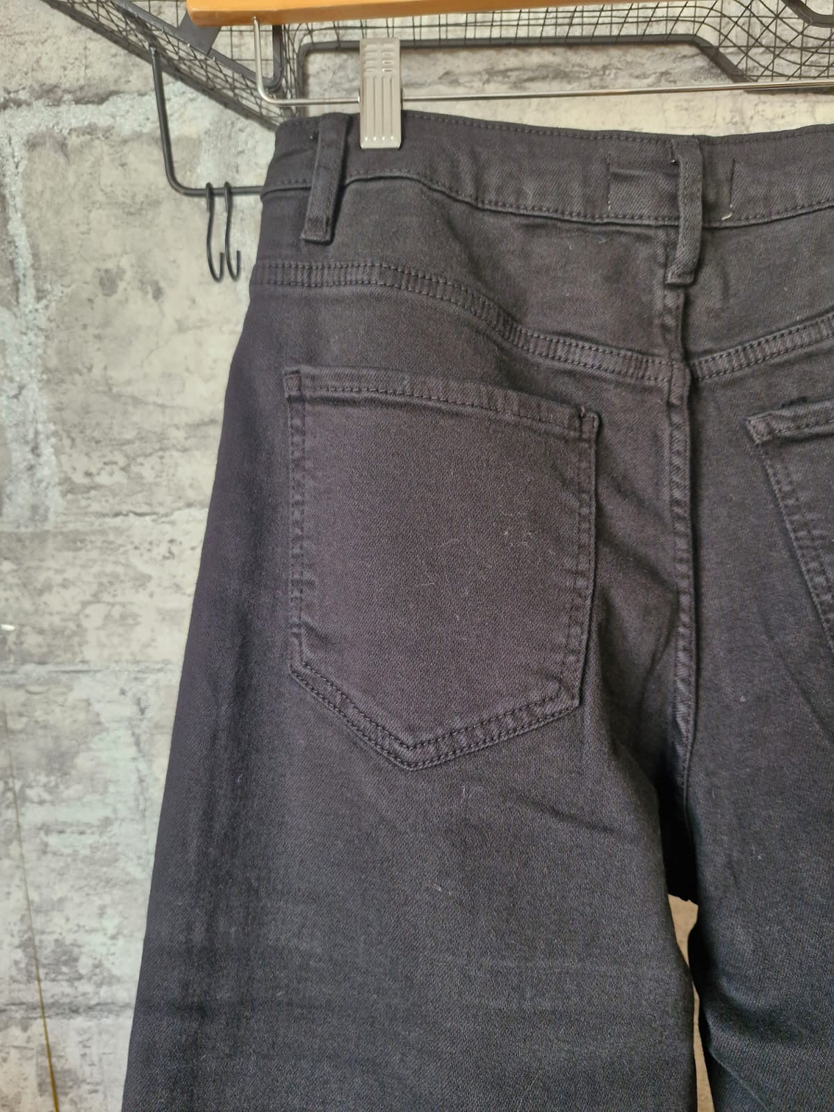 Jean’s Wide Noir Pulpeuse