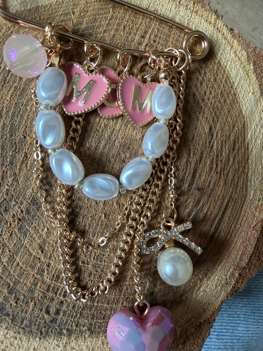 Broche Mom