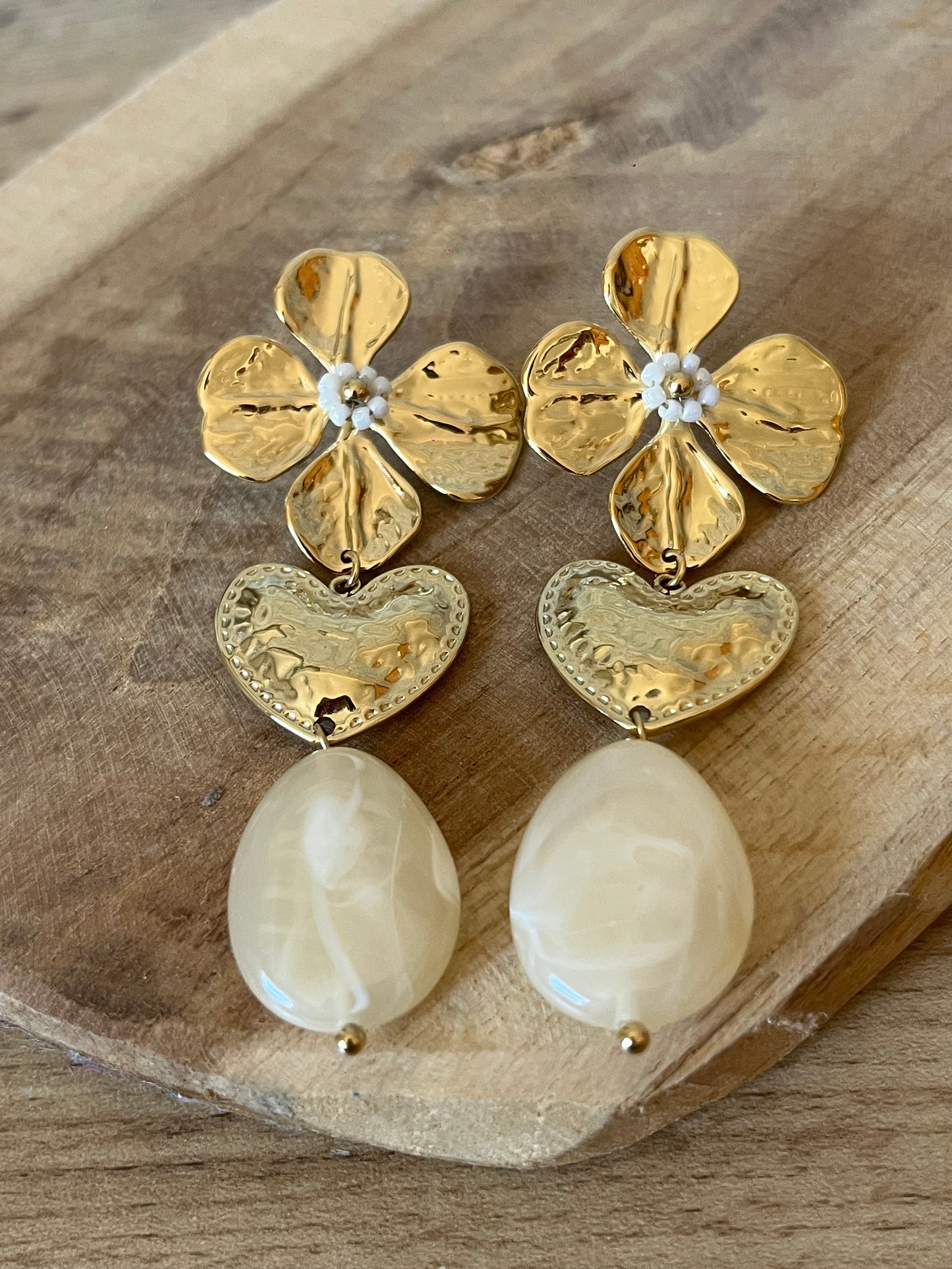 Boucle D’oreille Fleur et Cœur Blanc
