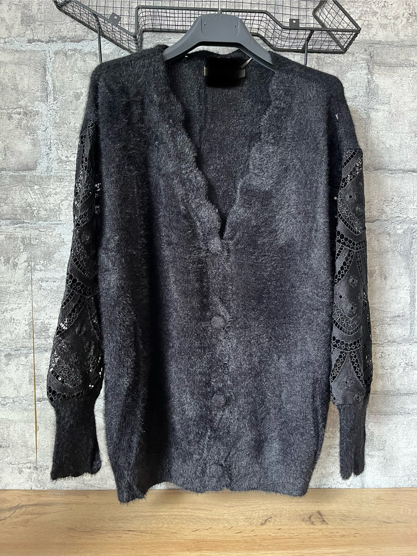 Pull Moumoute Noir Pulpeuse