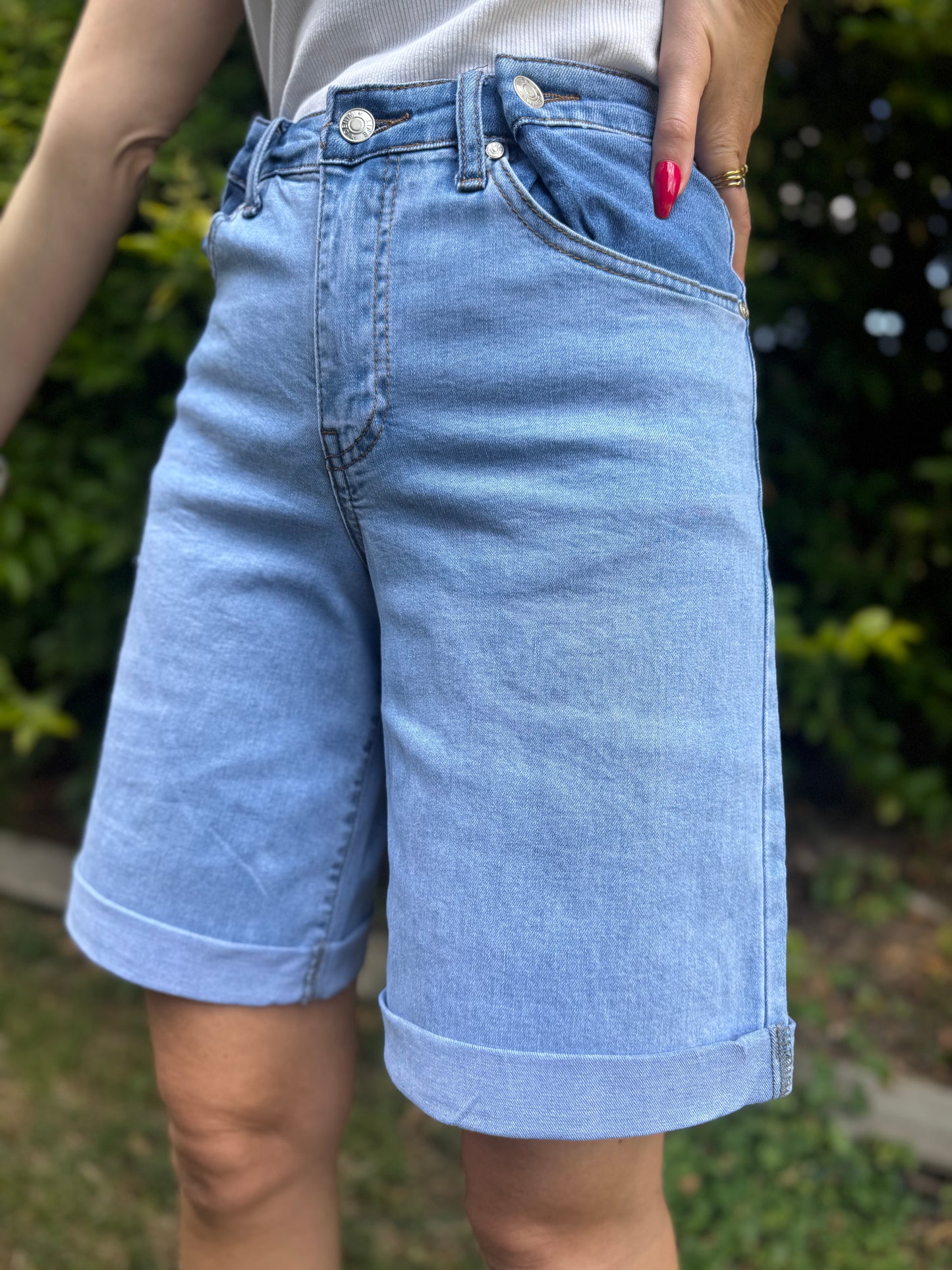 Short Boutons Taille
