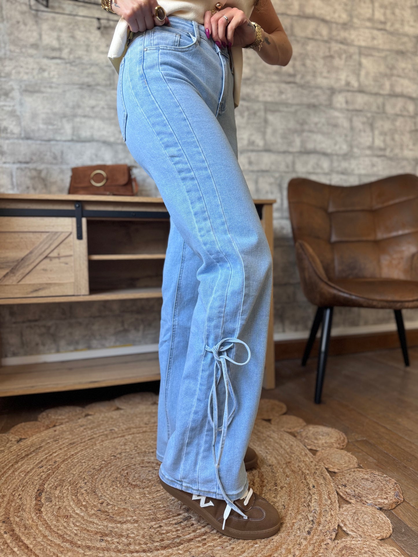 Jean's Wide Lacet