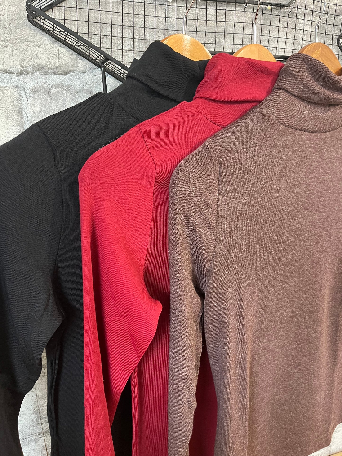 Pull Fin Basic Col Roulé