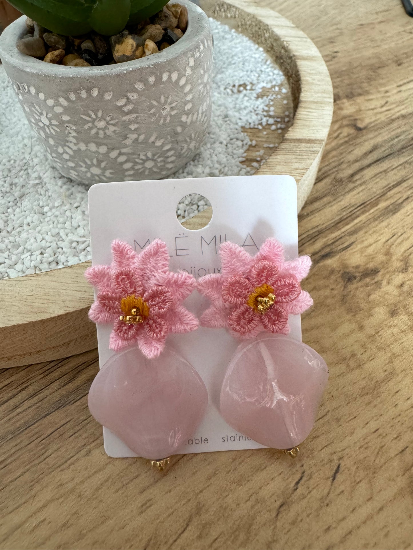 Boucle d’oreille Fleur Résine Rose Doré