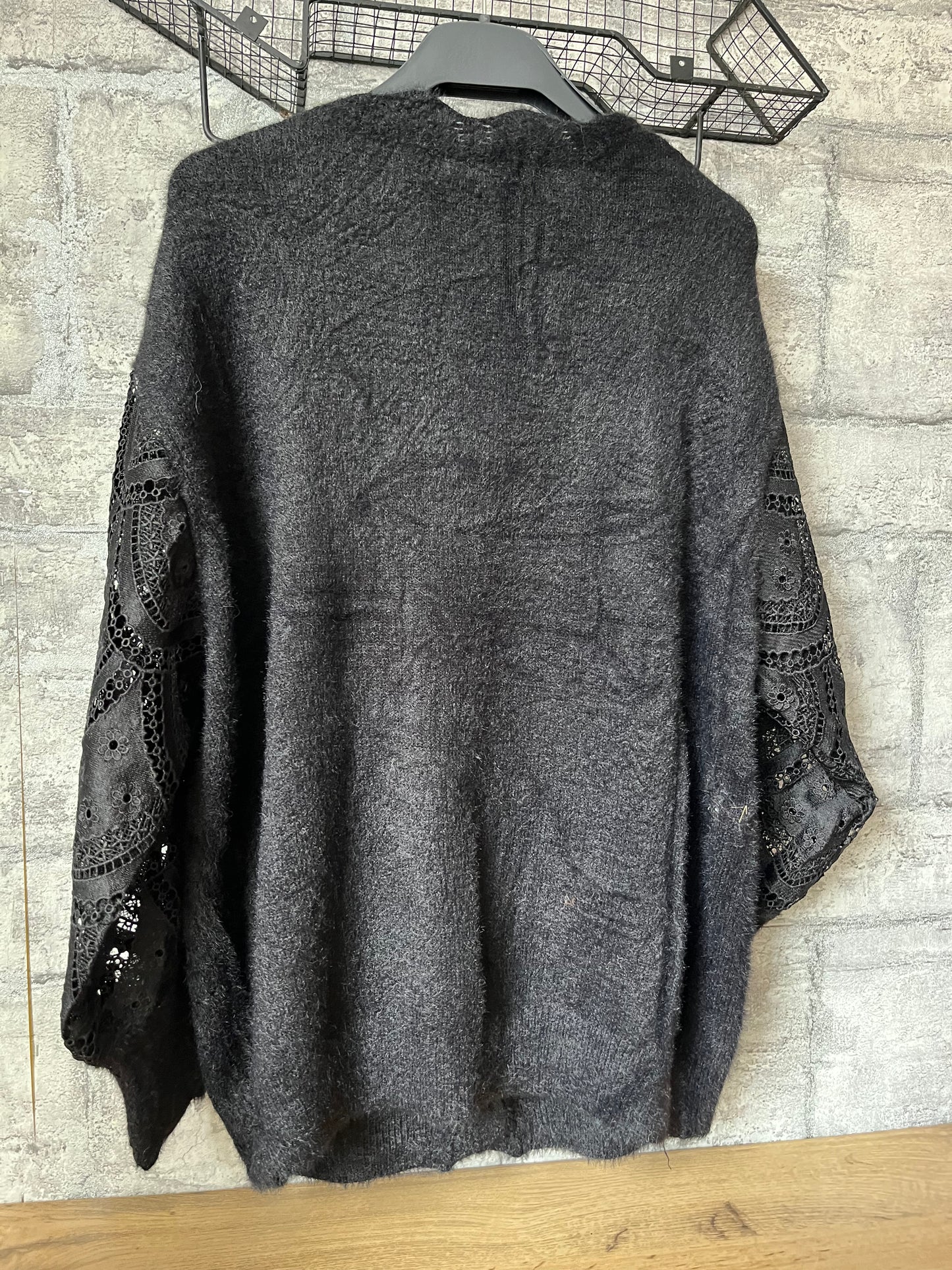 Pull Moumoute Noir Pulpeuse