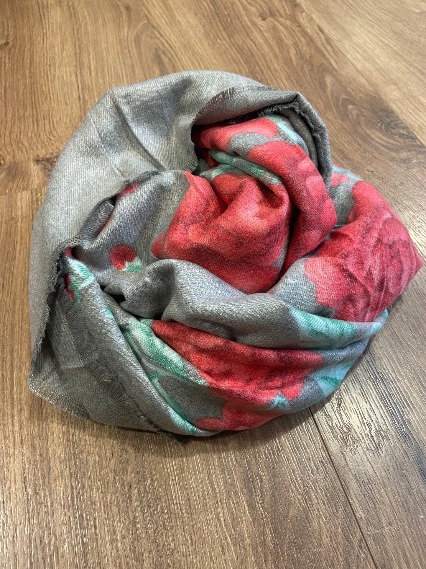 Écharpe Fleurs Gris