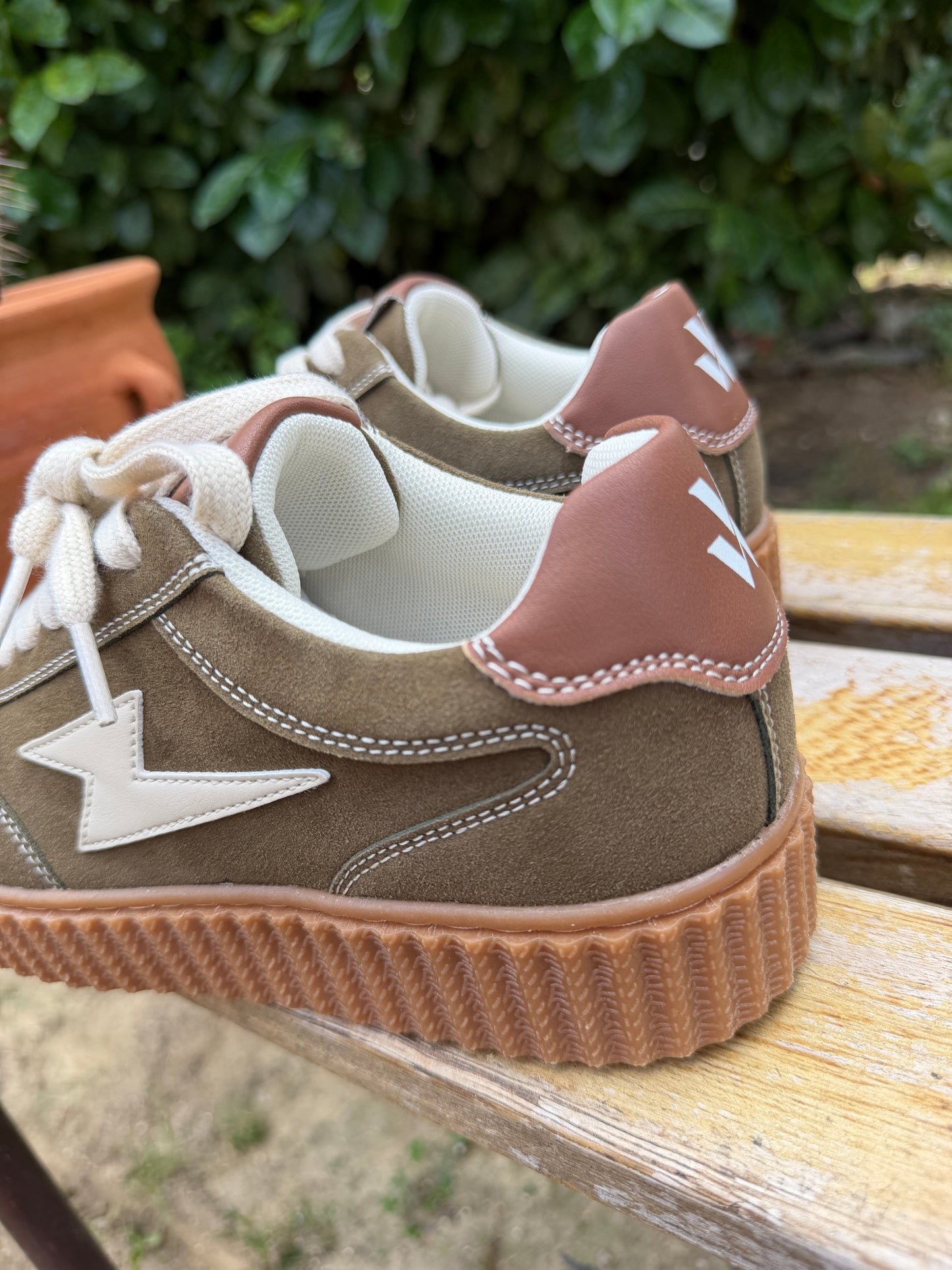 Basket Vanessa Wu MAGGIE Emblem Lace Kaki