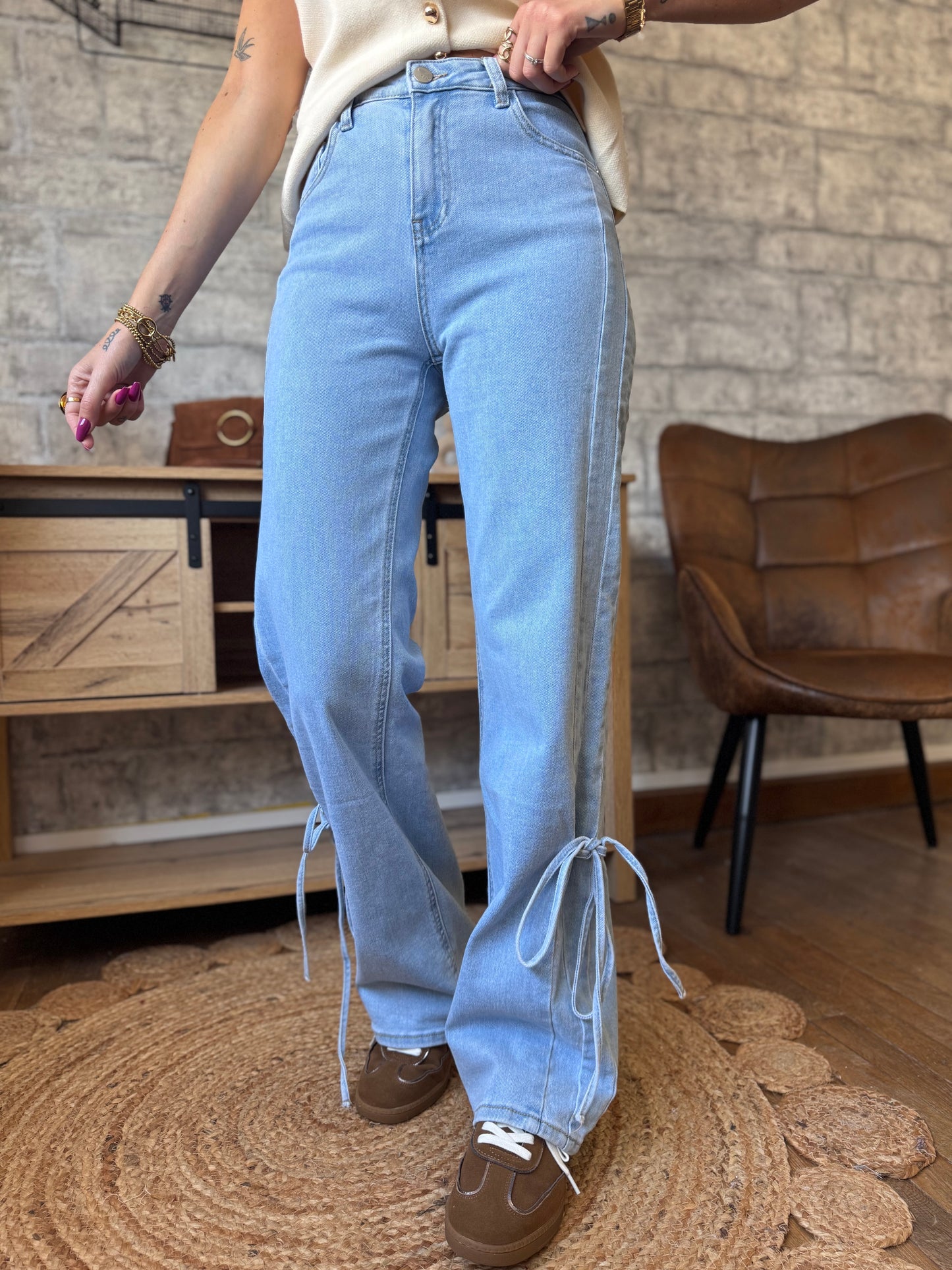 Jean's Wide Lacet
