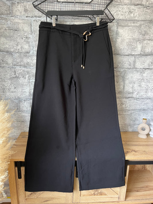 Pantalon Large Noir Pulpeuse