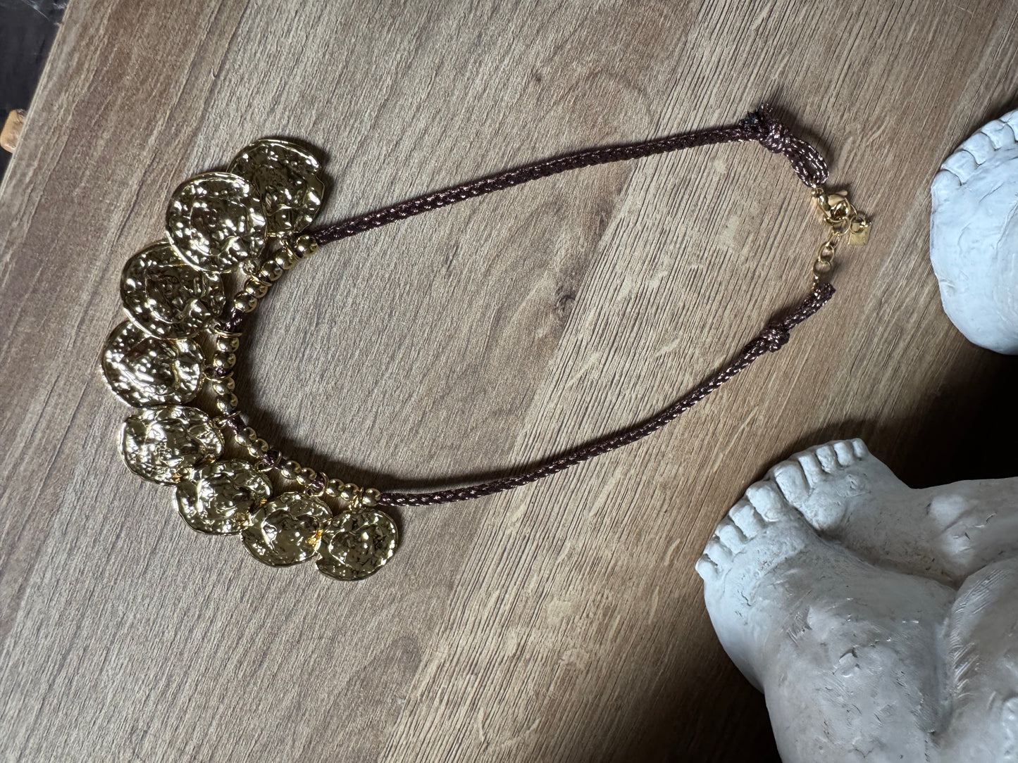 Collier Brown Médaillon