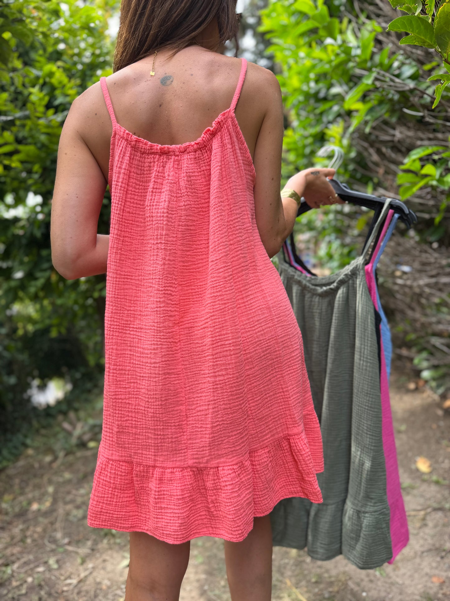 Robe Ample Bretelle Court