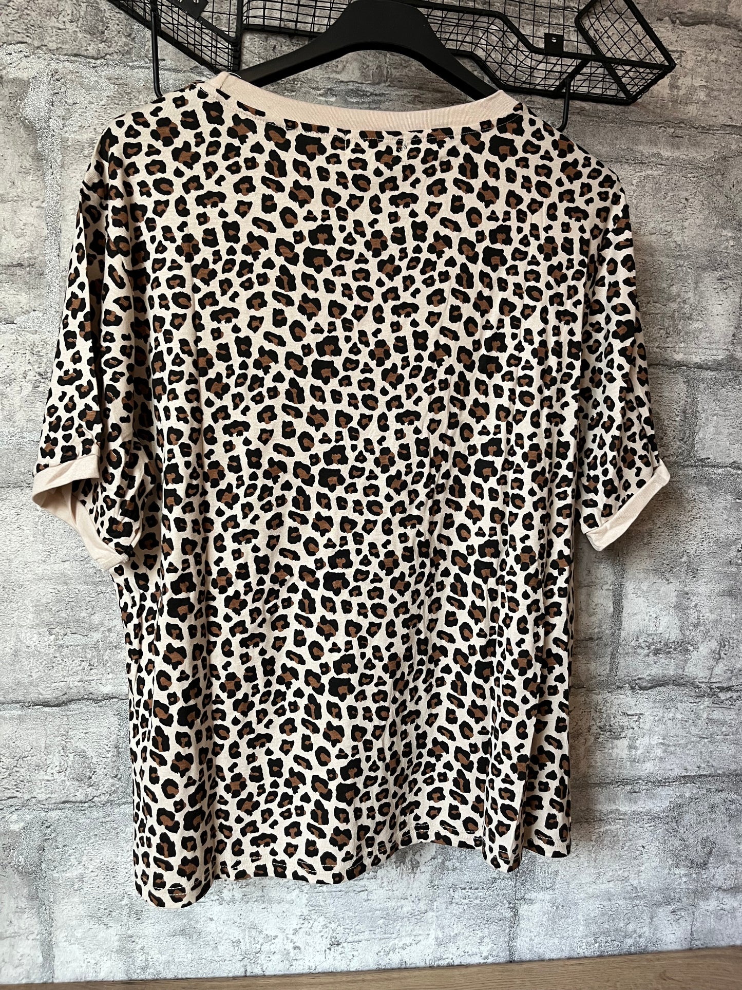 T-Shirt Léopard Pulpeuse