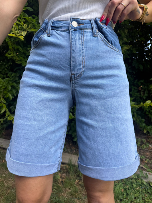 Short Boutons Taille