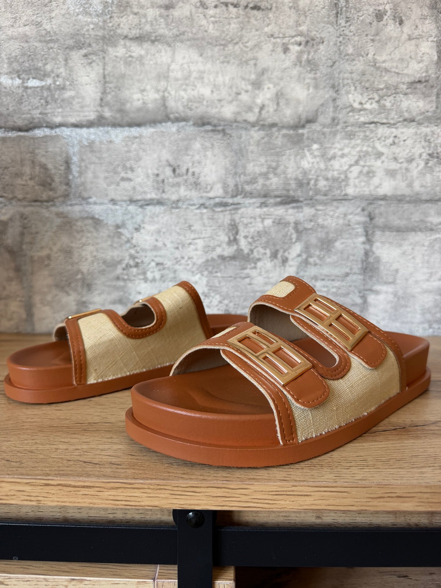 Mules Plate Camel