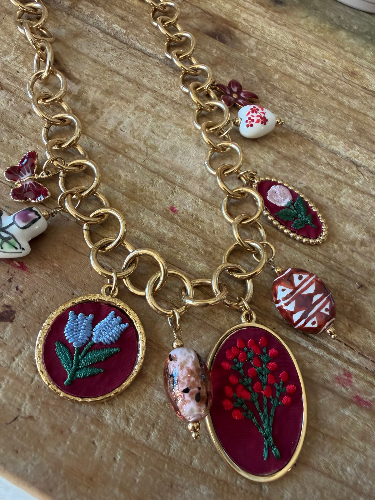 Collier Breloques Multiples