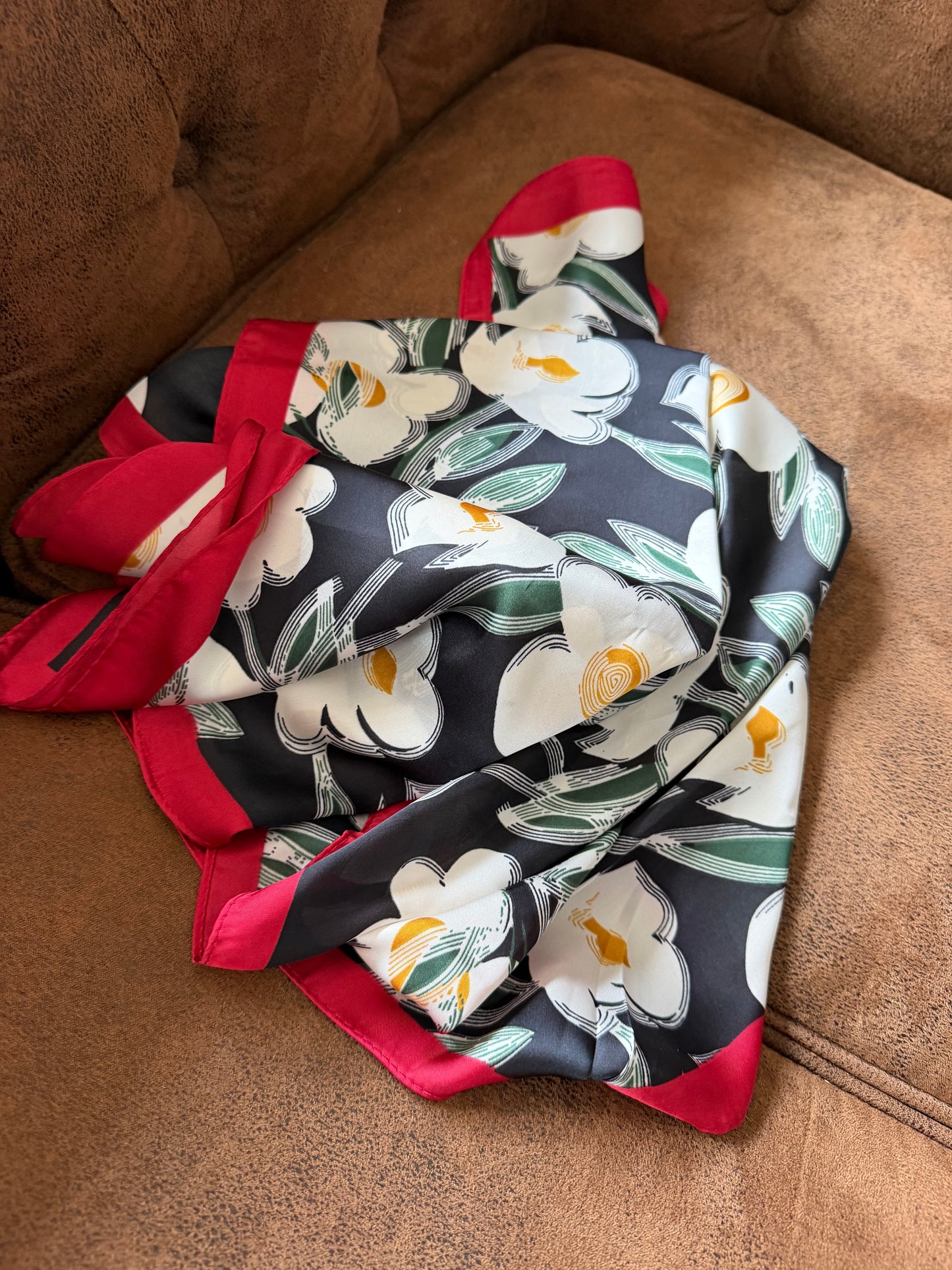 Foulard Bord Rouge
