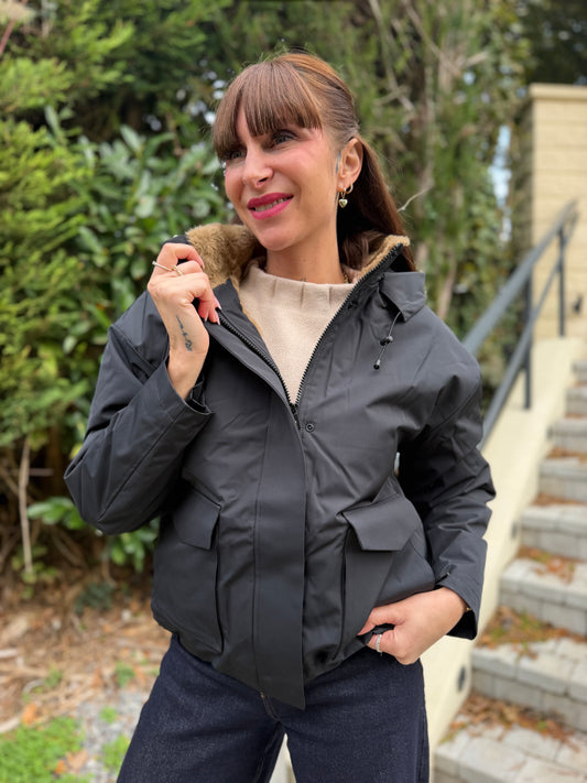 Manteau Court Capuche Noir