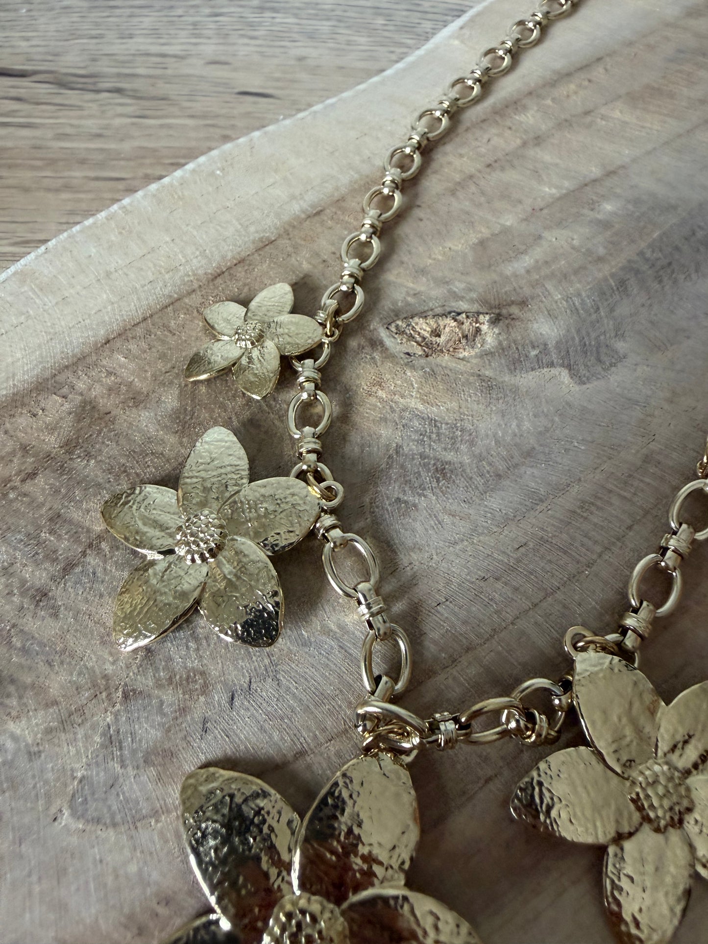 Collier 5 Fleurs Doré