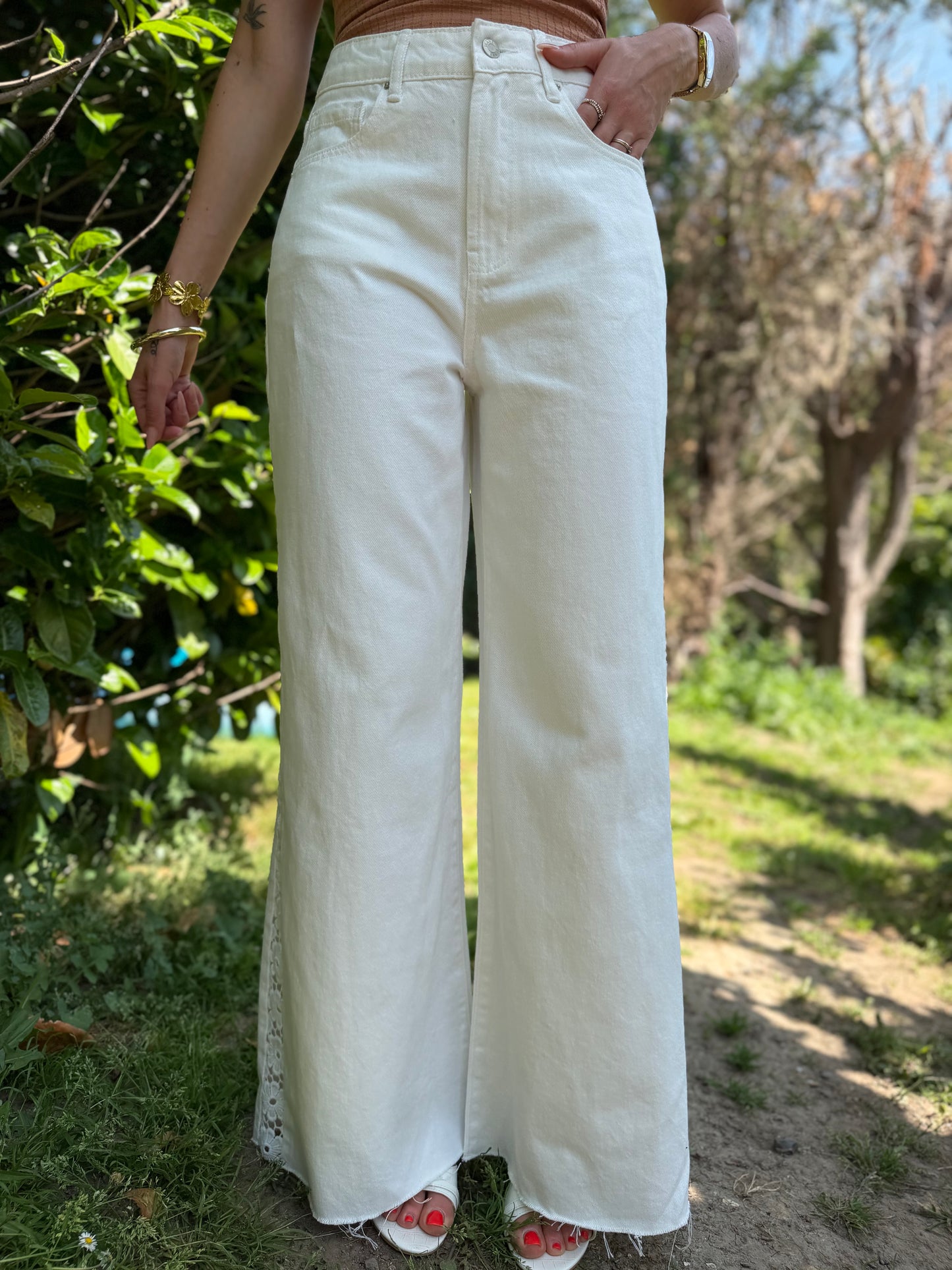 Jean’s Wide Broderie Blanc