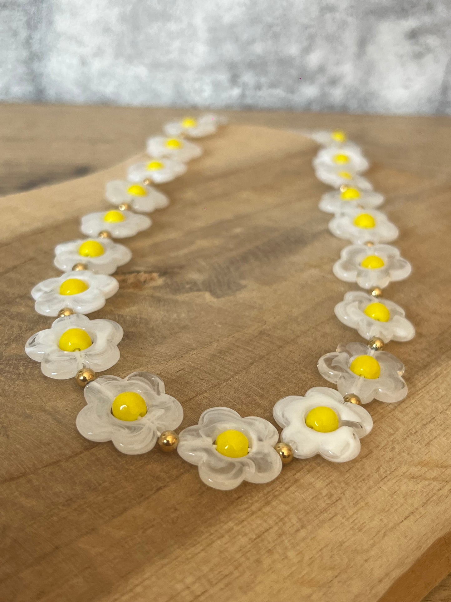 Collier marguerite blanc