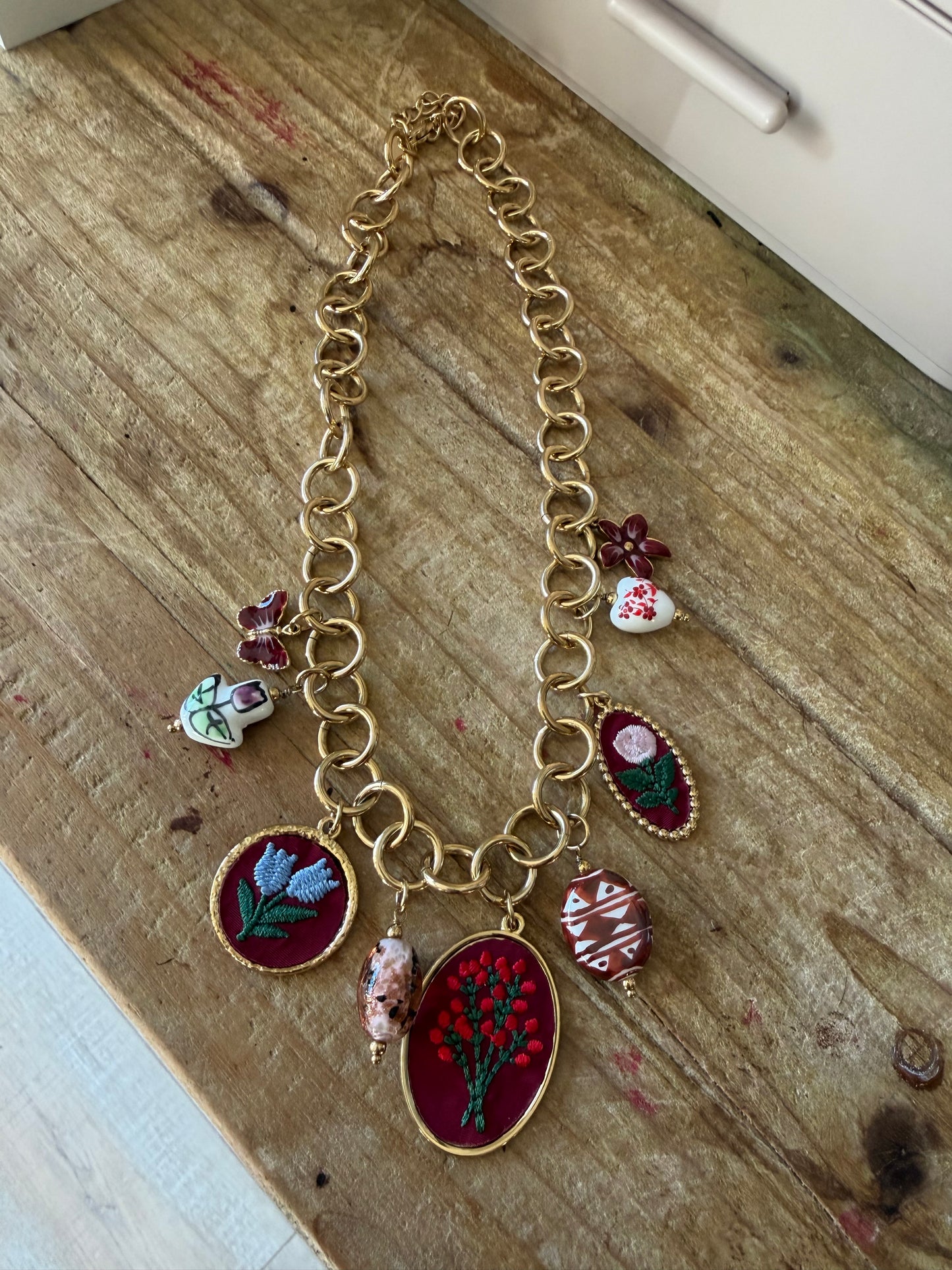 Collier Breloques Multiples