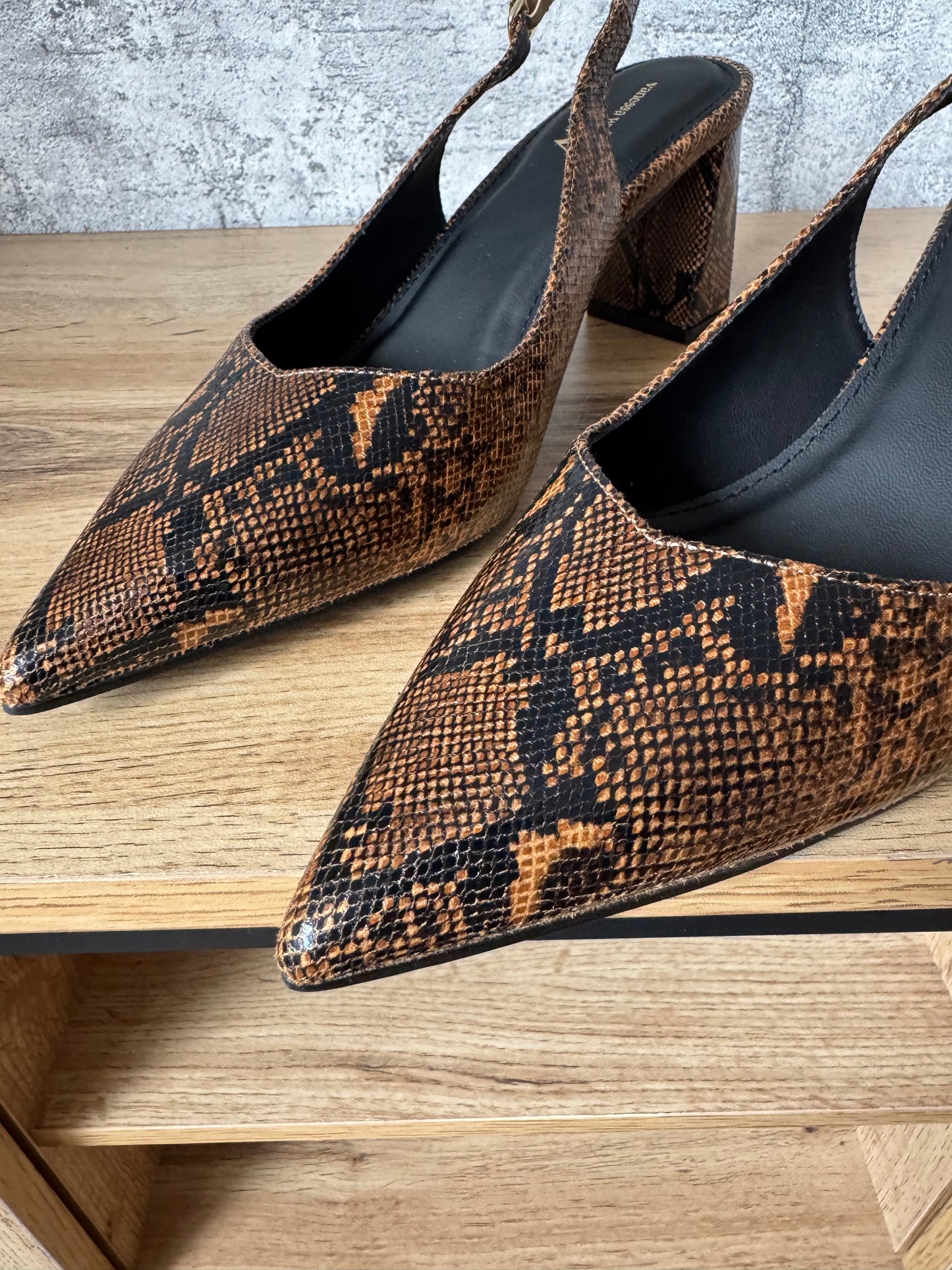 Escarpins Vanessa Wu PYTHON CAMEL
