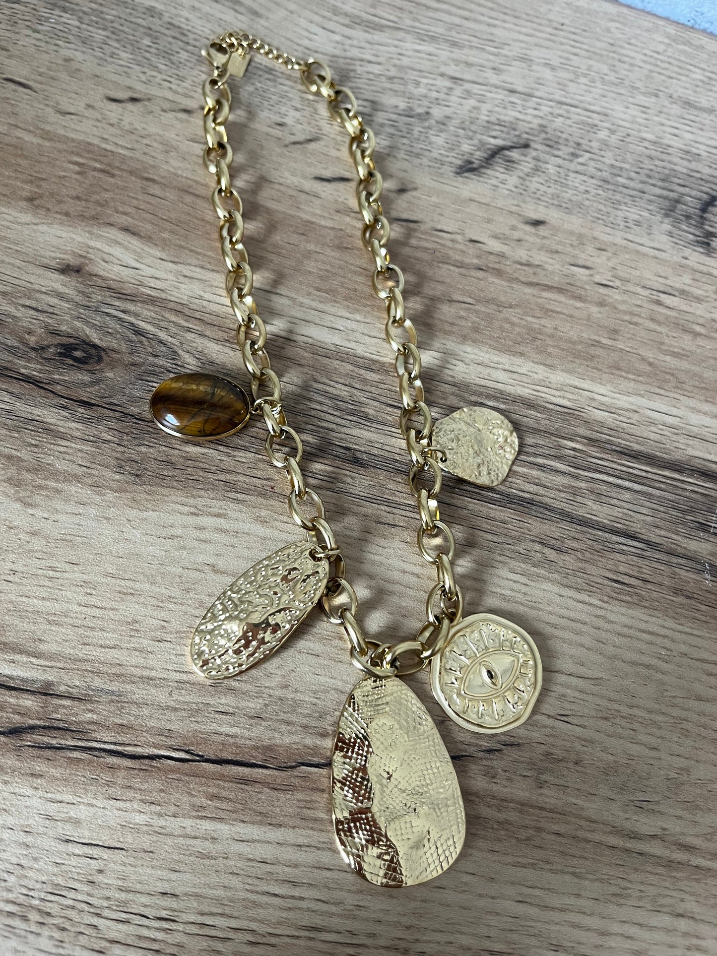 Collier Hector