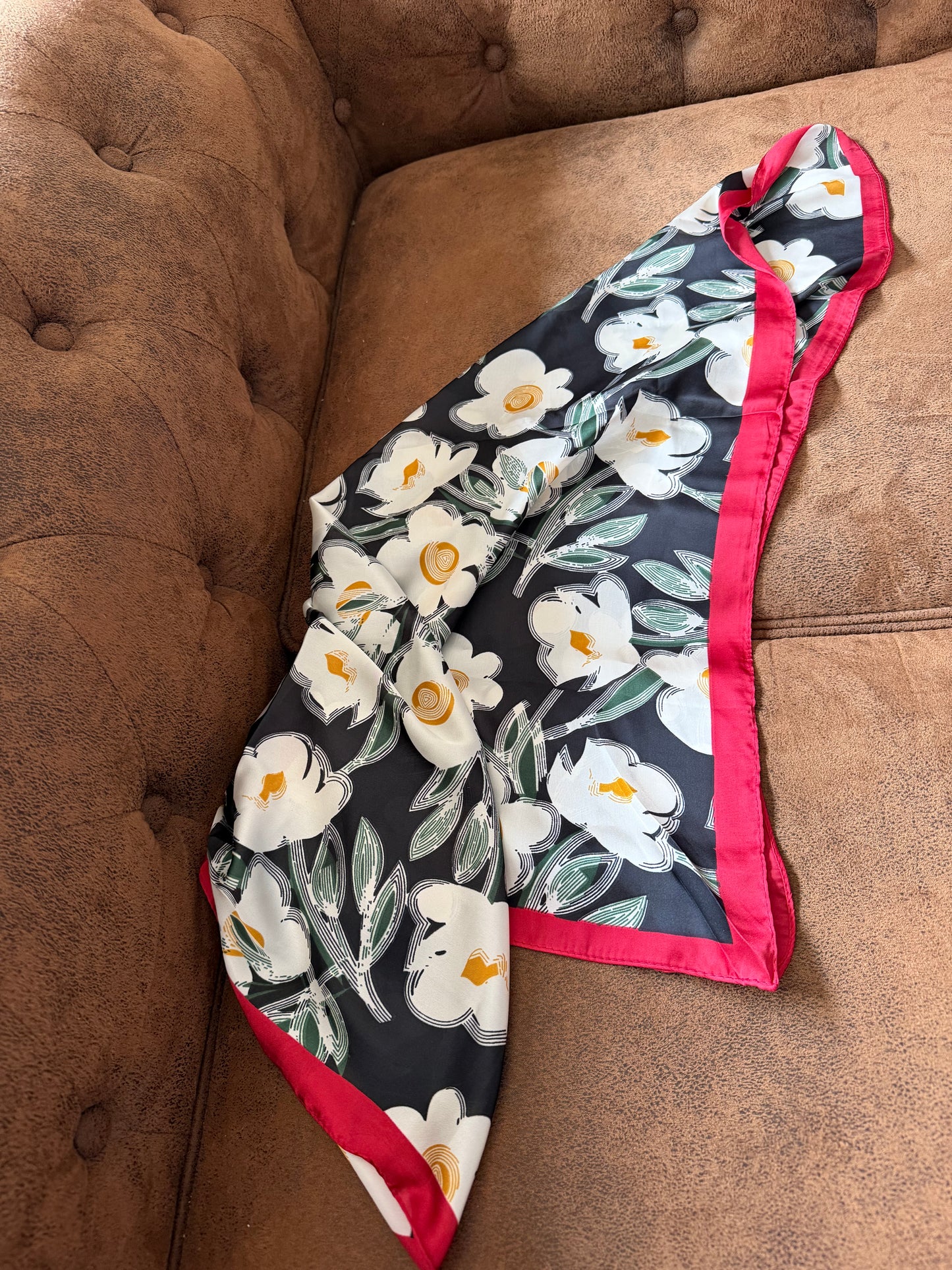 Foulard Bord Rouge