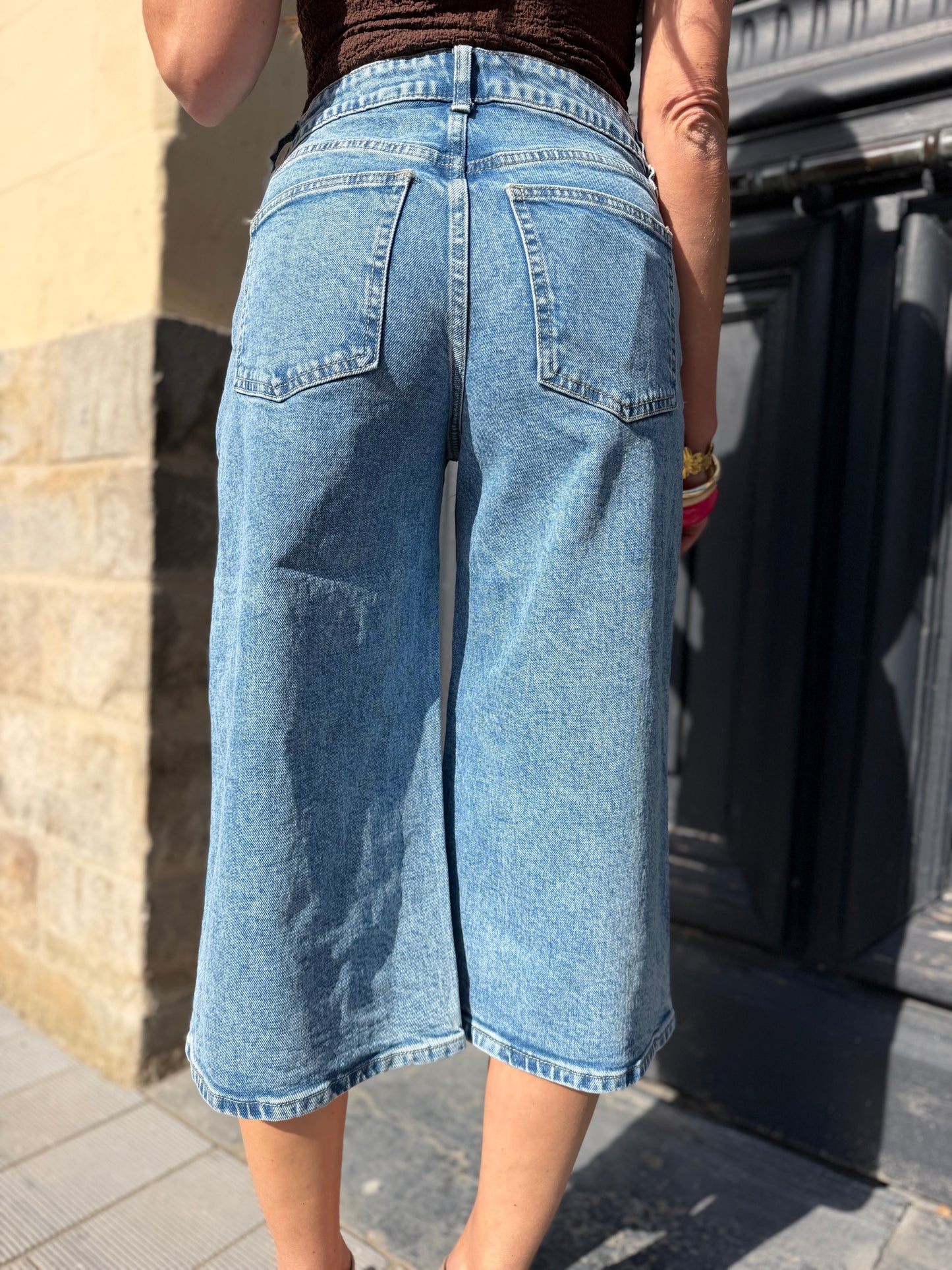 Short Bermuda Long