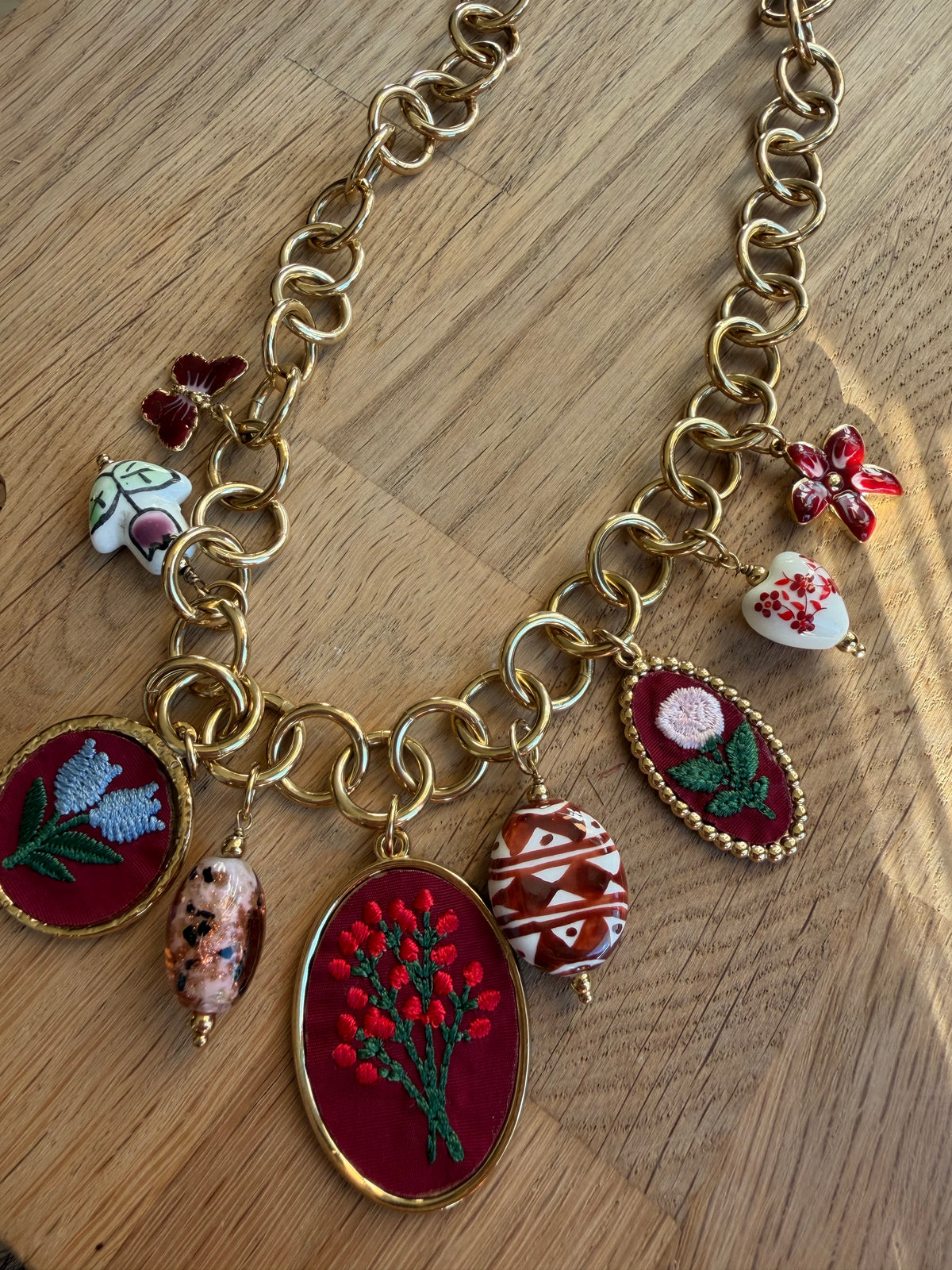 Collier Breloques Multiples