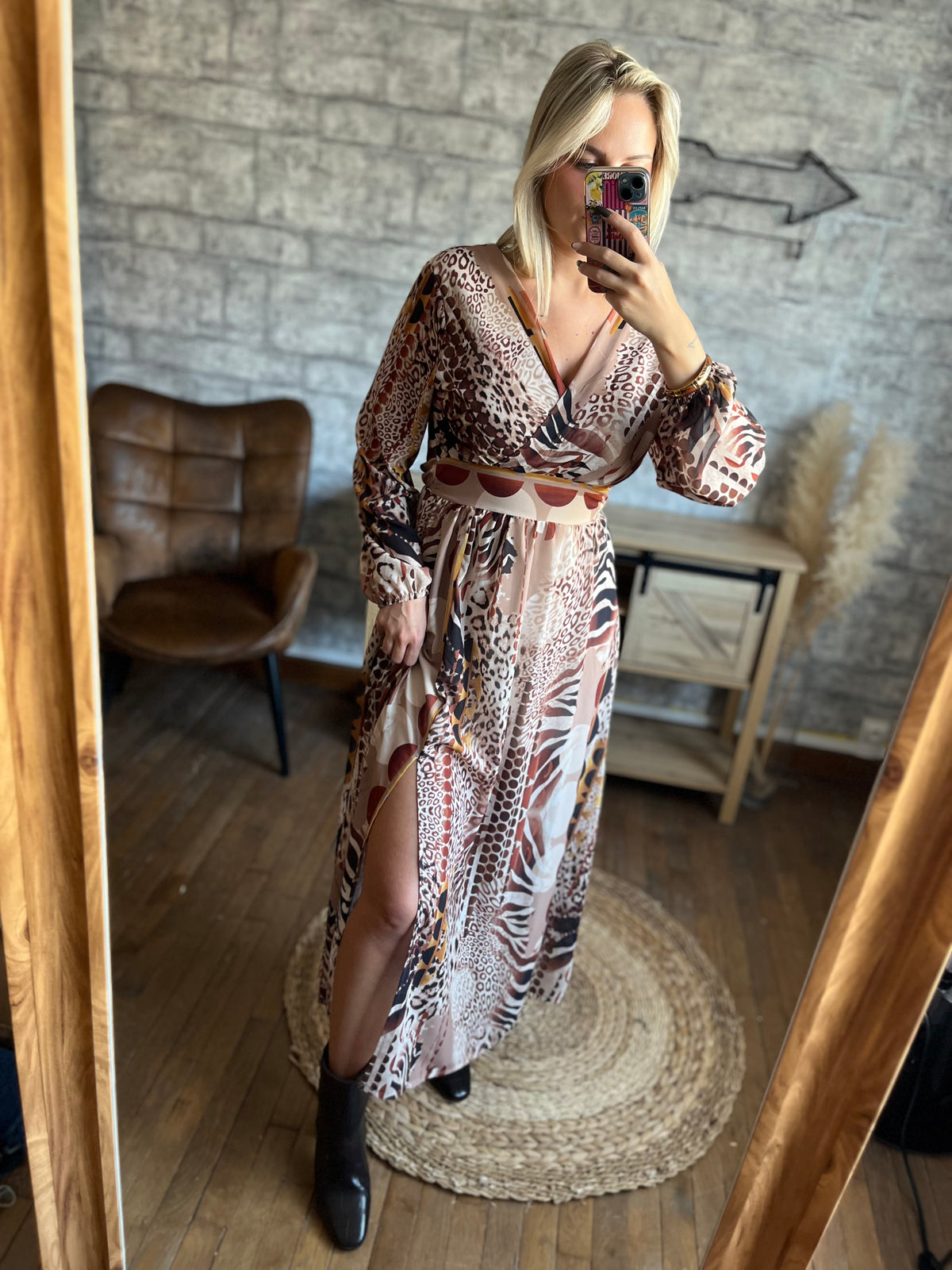 Robe Ava