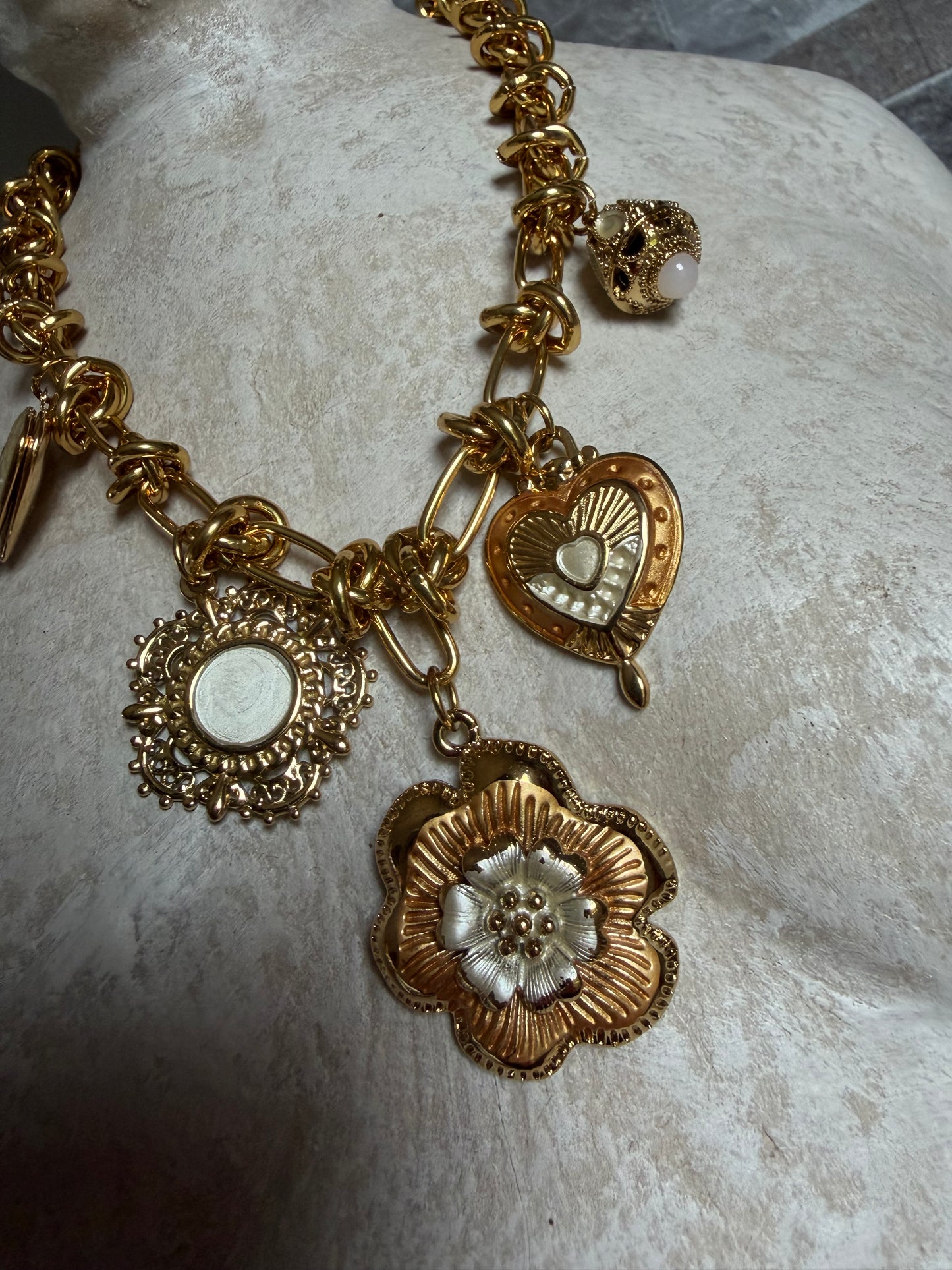 Collier Fleur doré