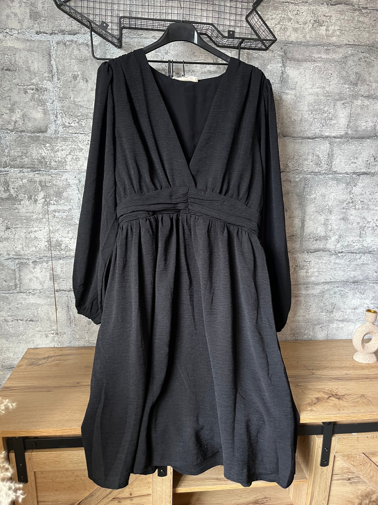 Robe Unie Noir Pulpeuse