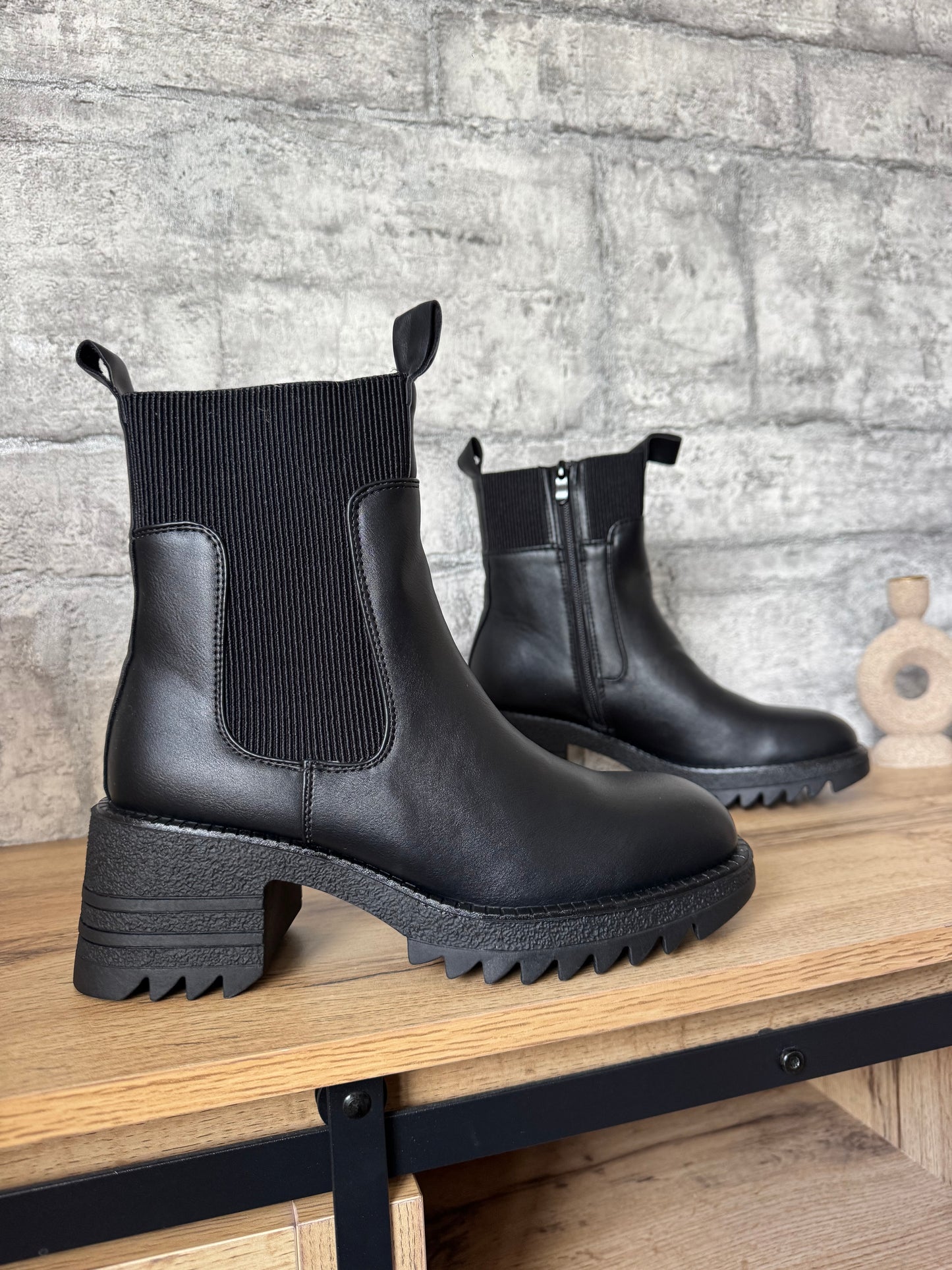 Boots Maeva