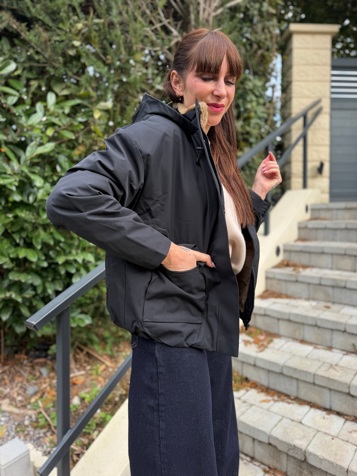 Manteau Court Capuche Noir