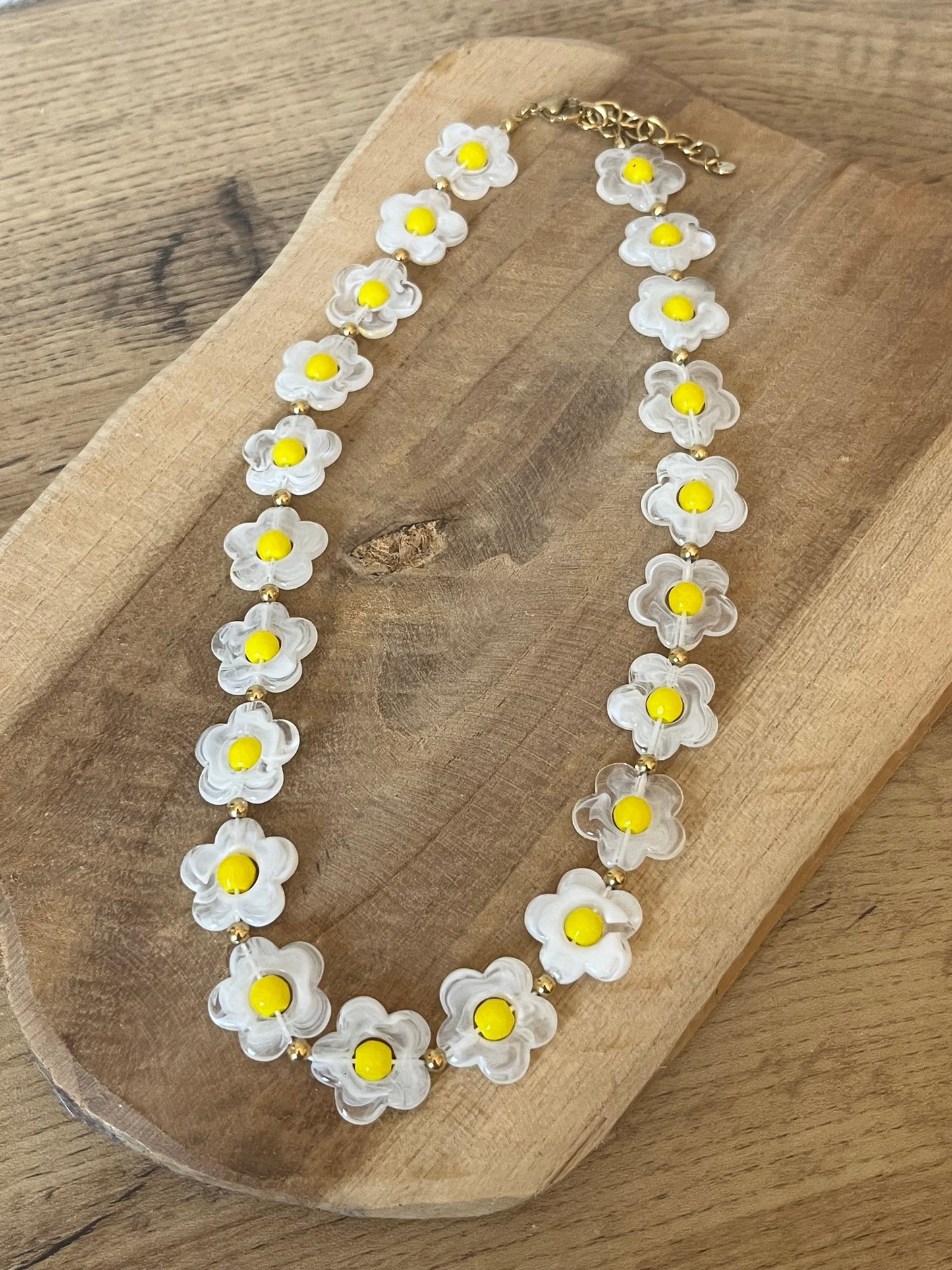 Collier marguerite blanc